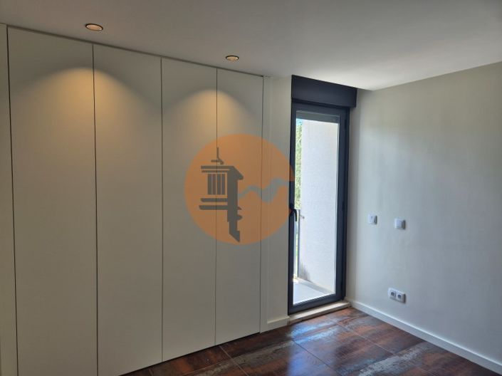 Image No.22-3 Bed Apartment for sale