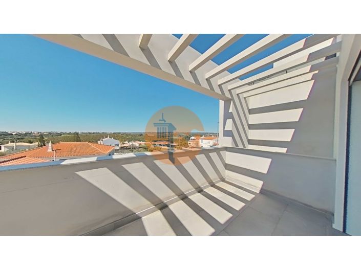 Image No.19-4 Bed House for sale