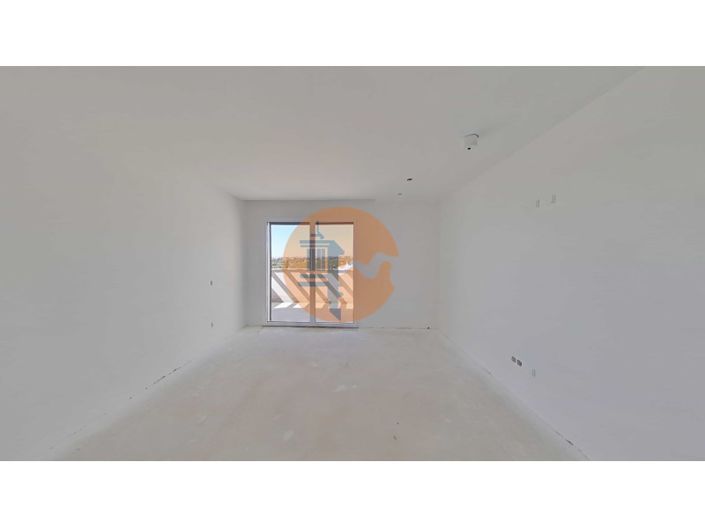 Image No.21-4 Bed House for sale