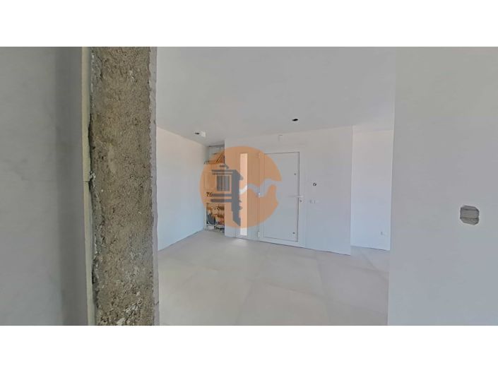 Image No.27-4 Bed House for sale