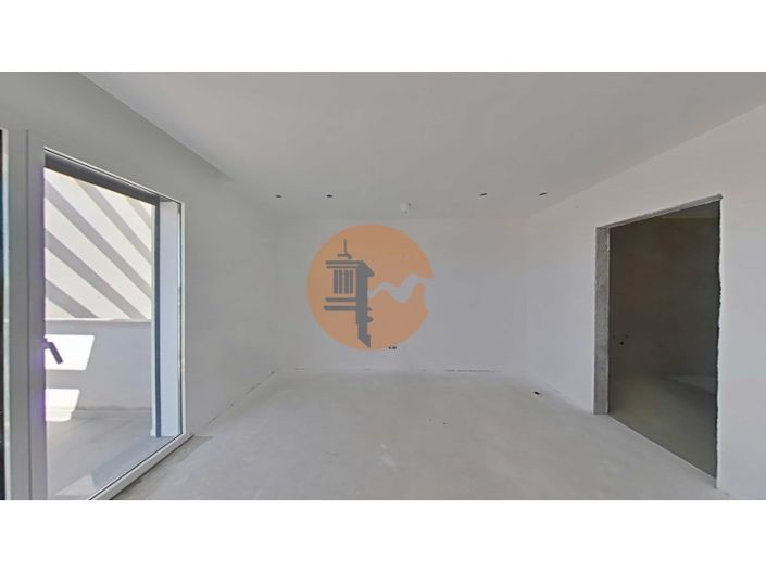 Image No.28-4 Bed House for sale