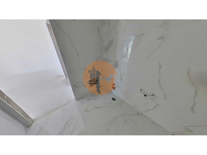 Image No.30-4 Bed House for sale