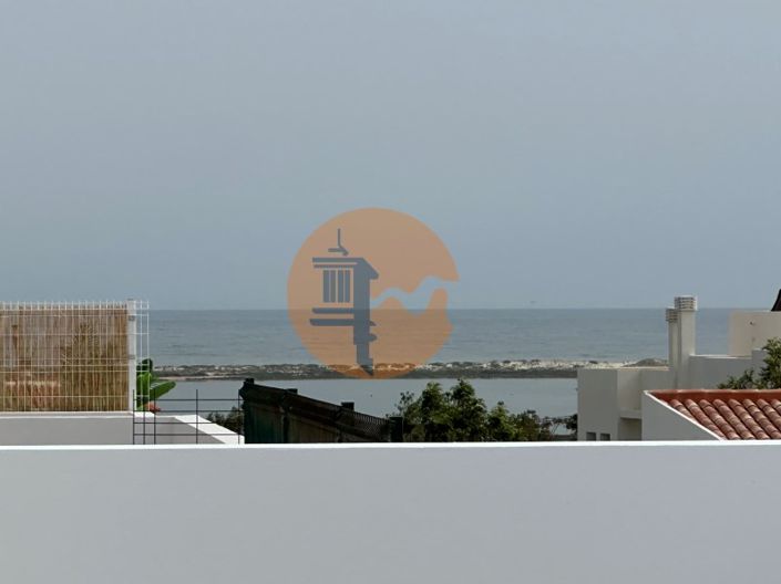 Image No.1-3 Bed House for sale
