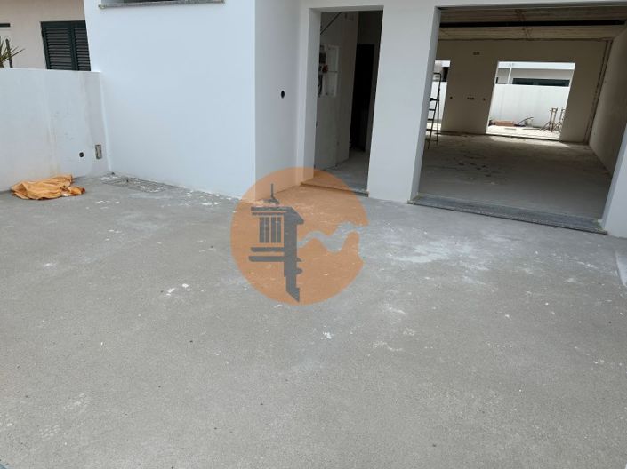 Image No.13-3 Bed House for sale