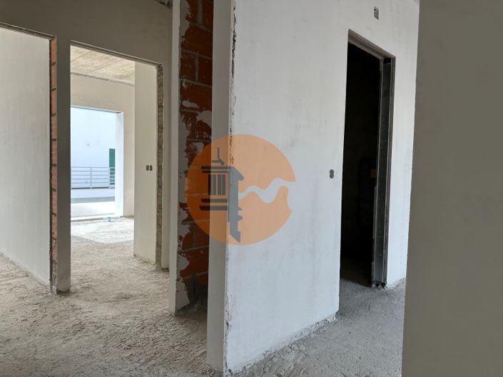 Image No.15-3 Bed House for sale