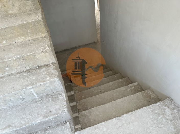 Image No.37-3 Bed House for sale