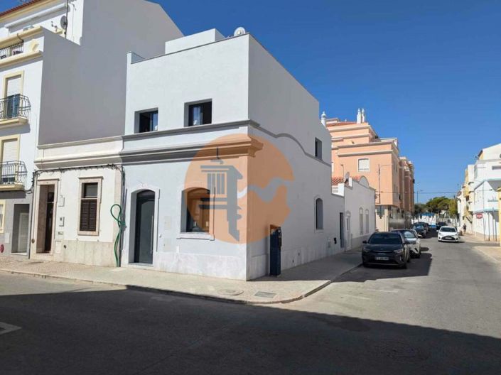Image No.1-2 Bed House for sale