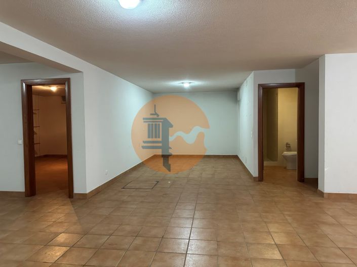 Image No.22-4 Bed House for sale