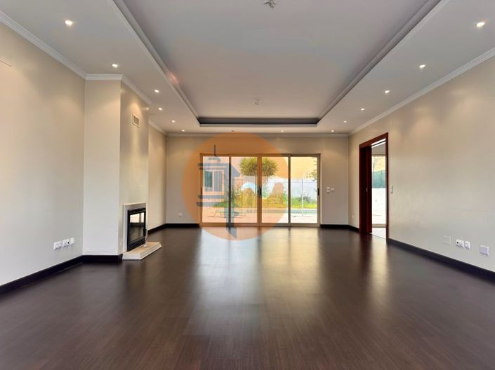 Image No.3-4 Bed House for sale