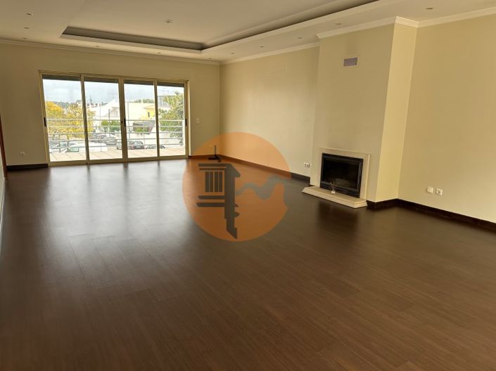 Image No.32-4 Bed House for sale