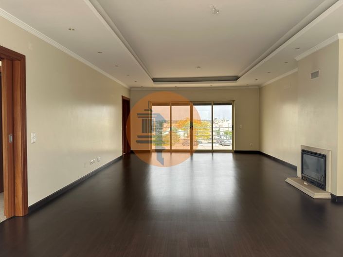 Image No.33-4 Bed House for sale