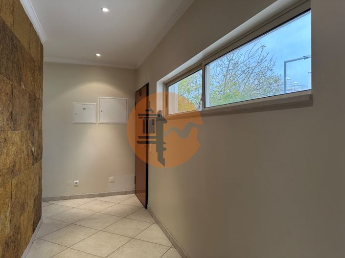 Image No.36-4 Bed House for sale