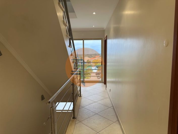 Image No.50-4 Bed House for sale