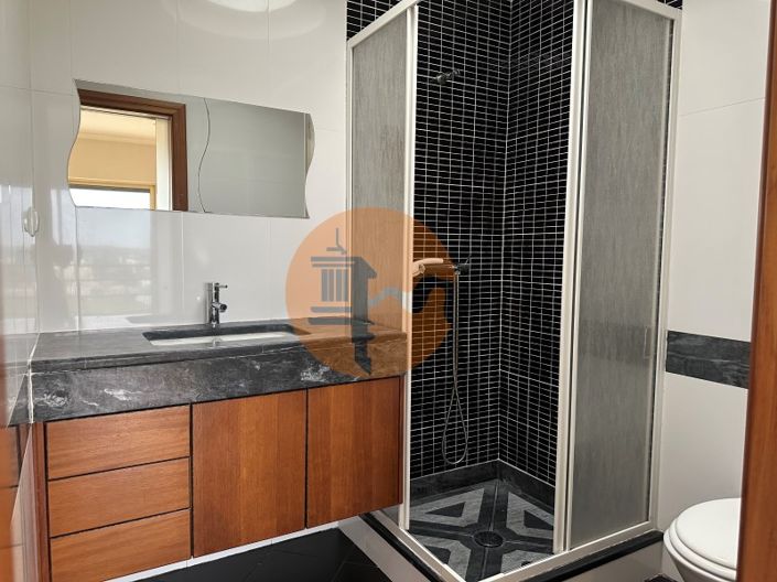 Image No.51-4 Bed House for sale