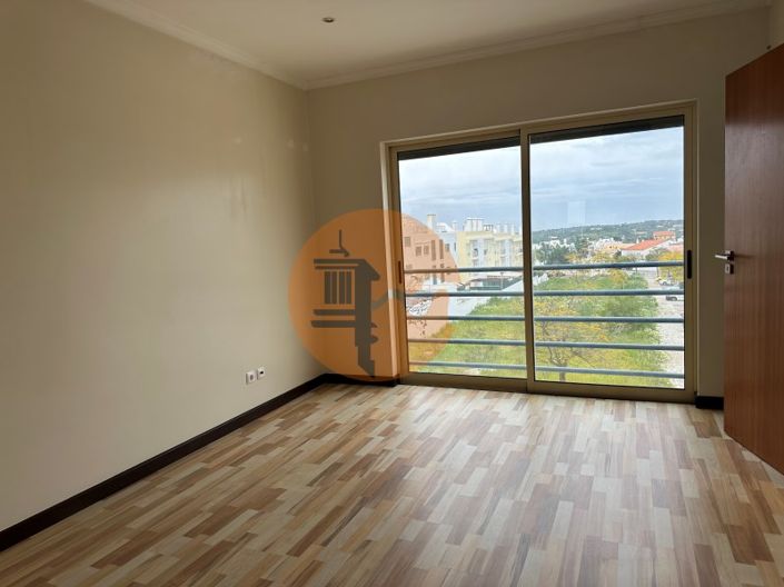 Image No.54-4 Bed House for sale