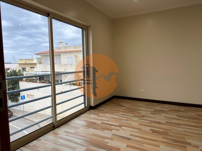 Image No.60-4 Bed House for sale