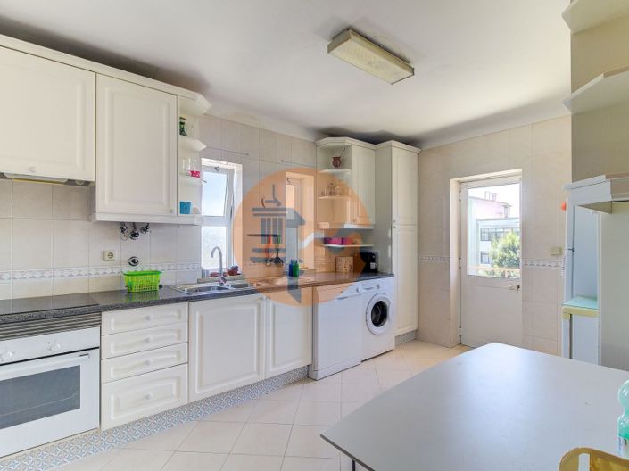 Image No.1-3 Bed Apartment for sale