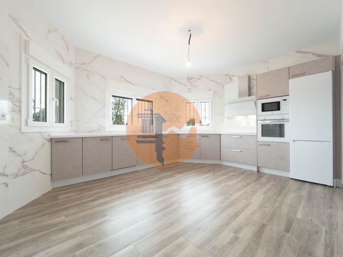 Image No.2-Maison de 4 chambres à vendre à Isla Cristina