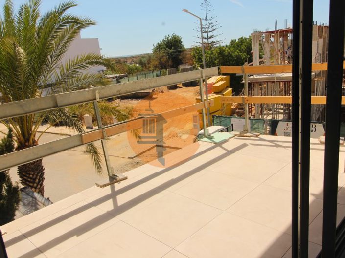 Image No.1-3 Bed Apartment for sale