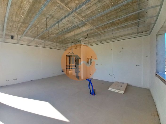 Image No.15-2 Bed Apartment for sale