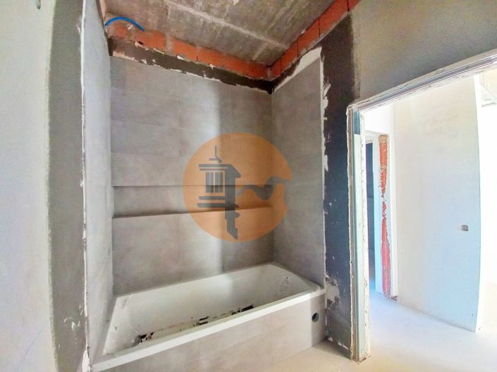 Image No.20-2 Bed Apartment for sale