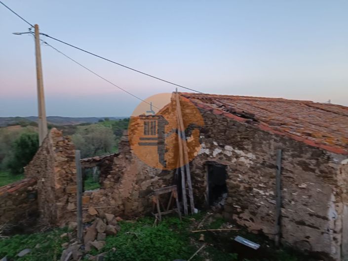 Image No.10-3 Bed Farmhouse for sale