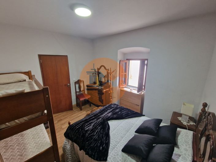 Image No.26-2 Bed House for sale