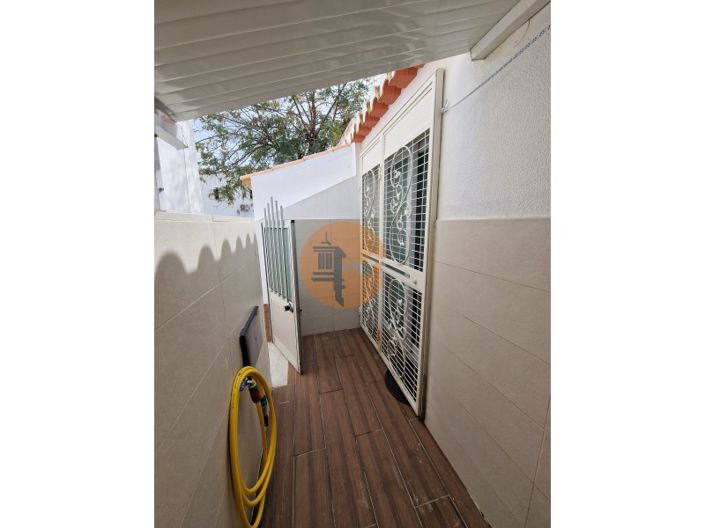 Image No.26-2 Bed House for sale