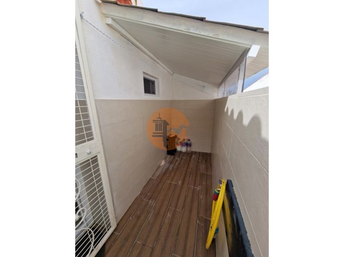 Image No.25-2 Bed House for sale