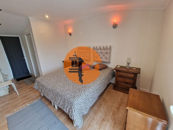 Image No.41-2 Bed House for sale