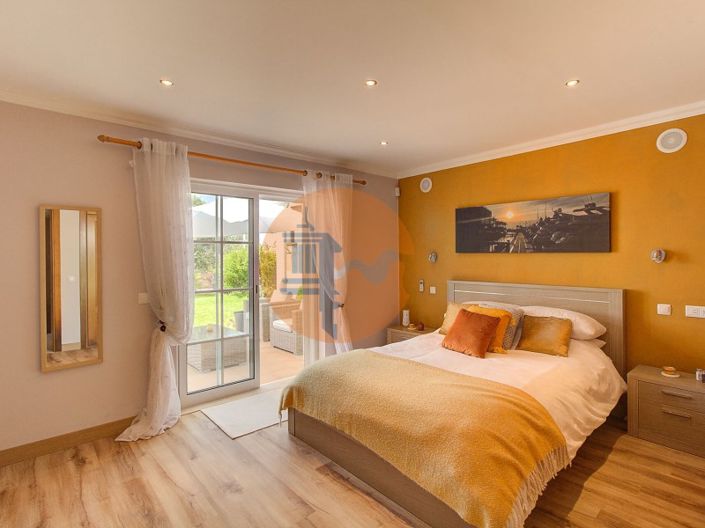 Image No.15-5 Bed House for sale