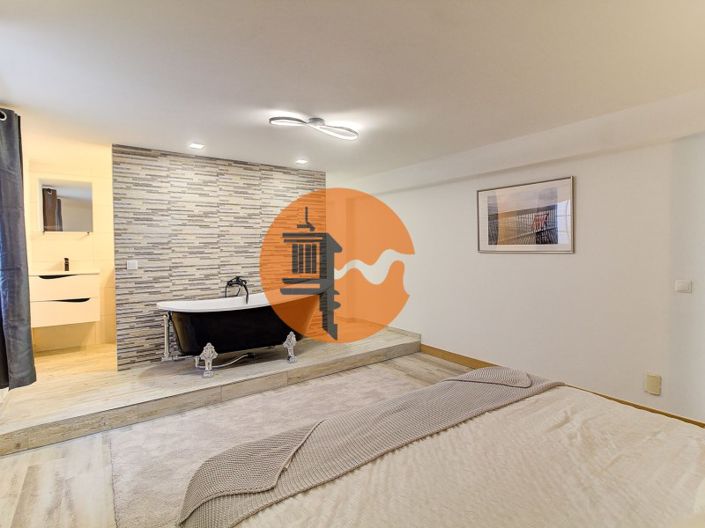 Image No.22-5 Bed House for sale