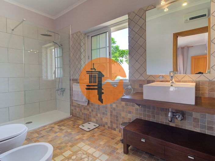 Image No.32-5 Bed House for sale