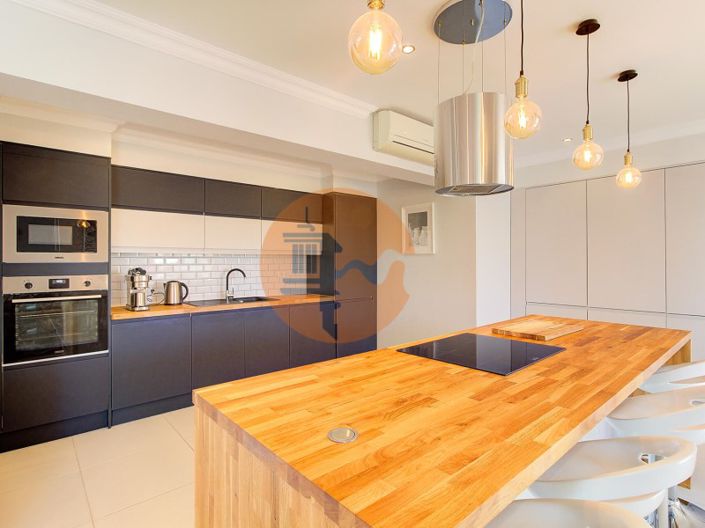 Image No.3-5 Bed House for sale