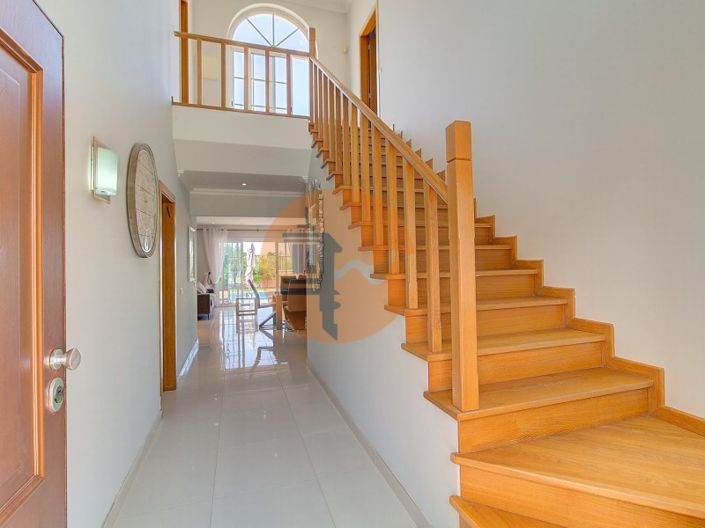 Image No.9-5 Bed House for sale