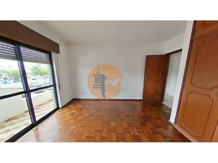 Image No.21-3 Bed Apartment for sale