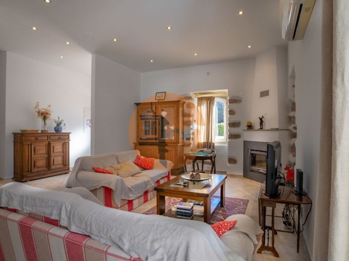 Image No.23-4 Bed House for sale