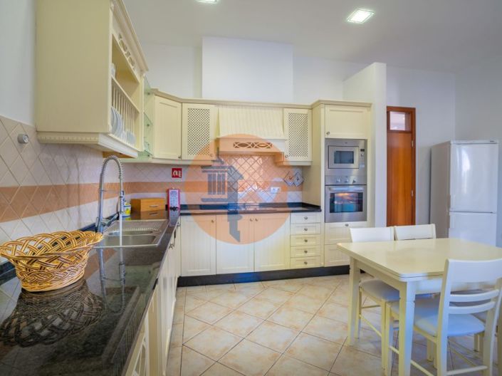 Image No.30-4 Bed House for sale