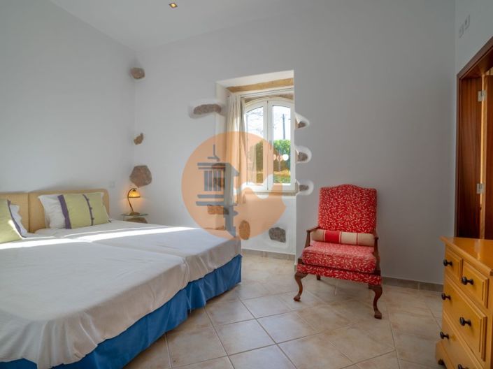 Image No.37-4 Bed House for sale