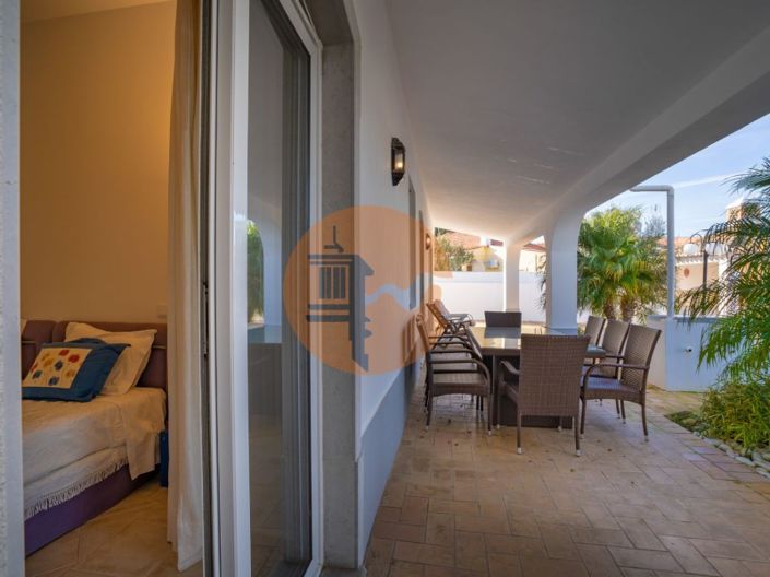 Image No.4-4 Bed House for sale