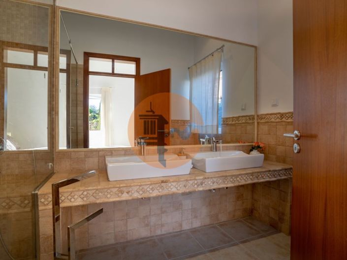 Image No.47-4 Bed House for sale