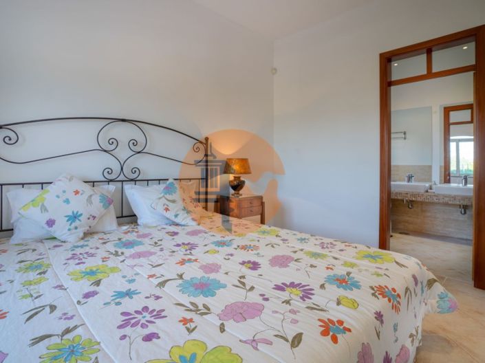 Image No.56-4 Bed House for sale