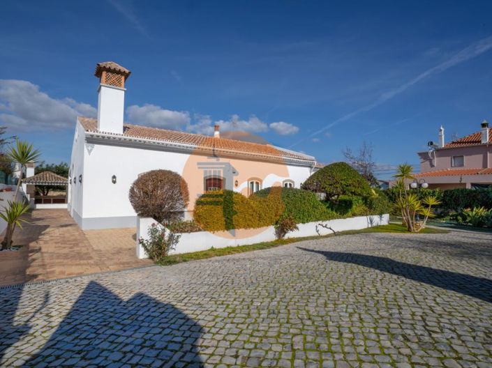 Image No.8-4 Bed House for sale