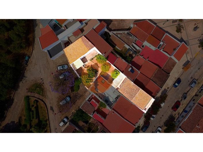 Image No.1-5 Bed House for sale