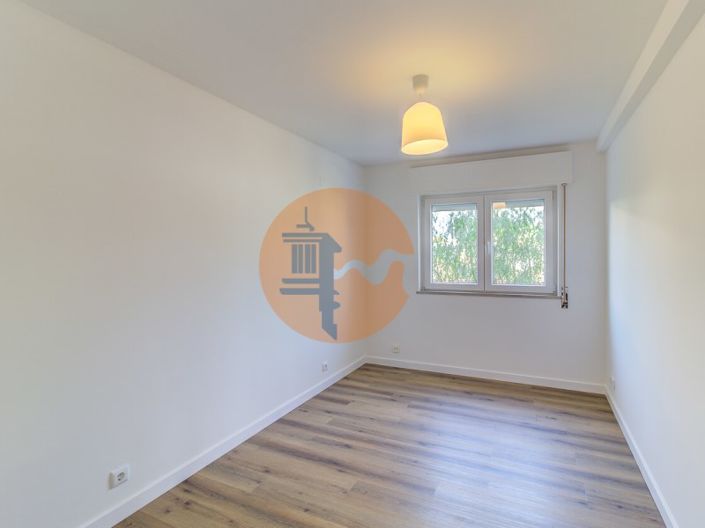 Image No.11-3 Bed Apartment for sale