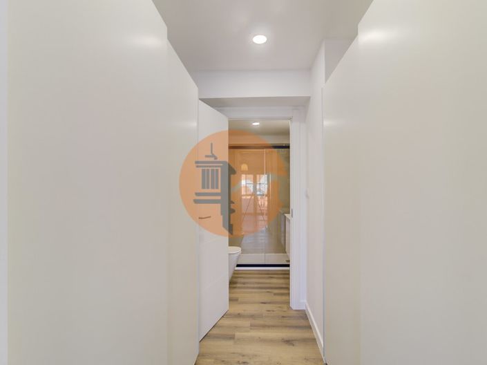 Image No.20-3 Bed Apartment for sale