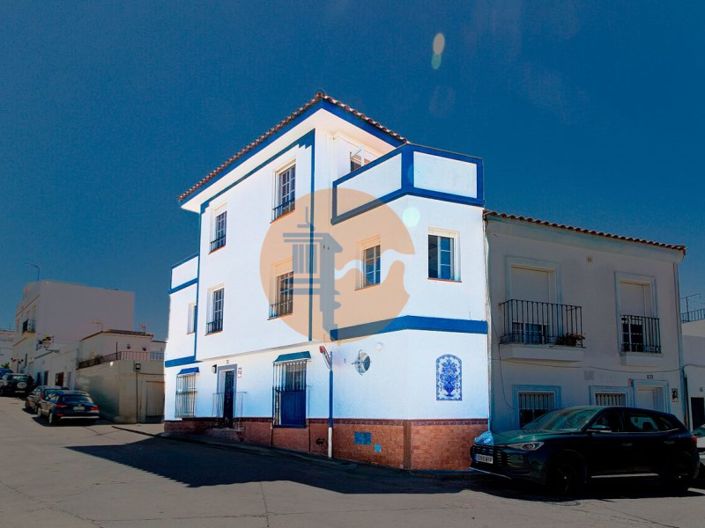 Image No.1-3 Bed House for sale
