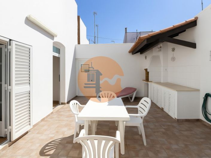 Image No.1-3 Bed House for sale