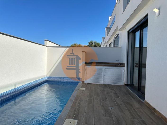 Image No.28-3 Bed House for sale