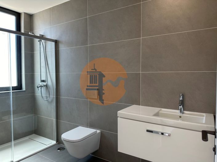 Image No.41-3 Bed House for sale